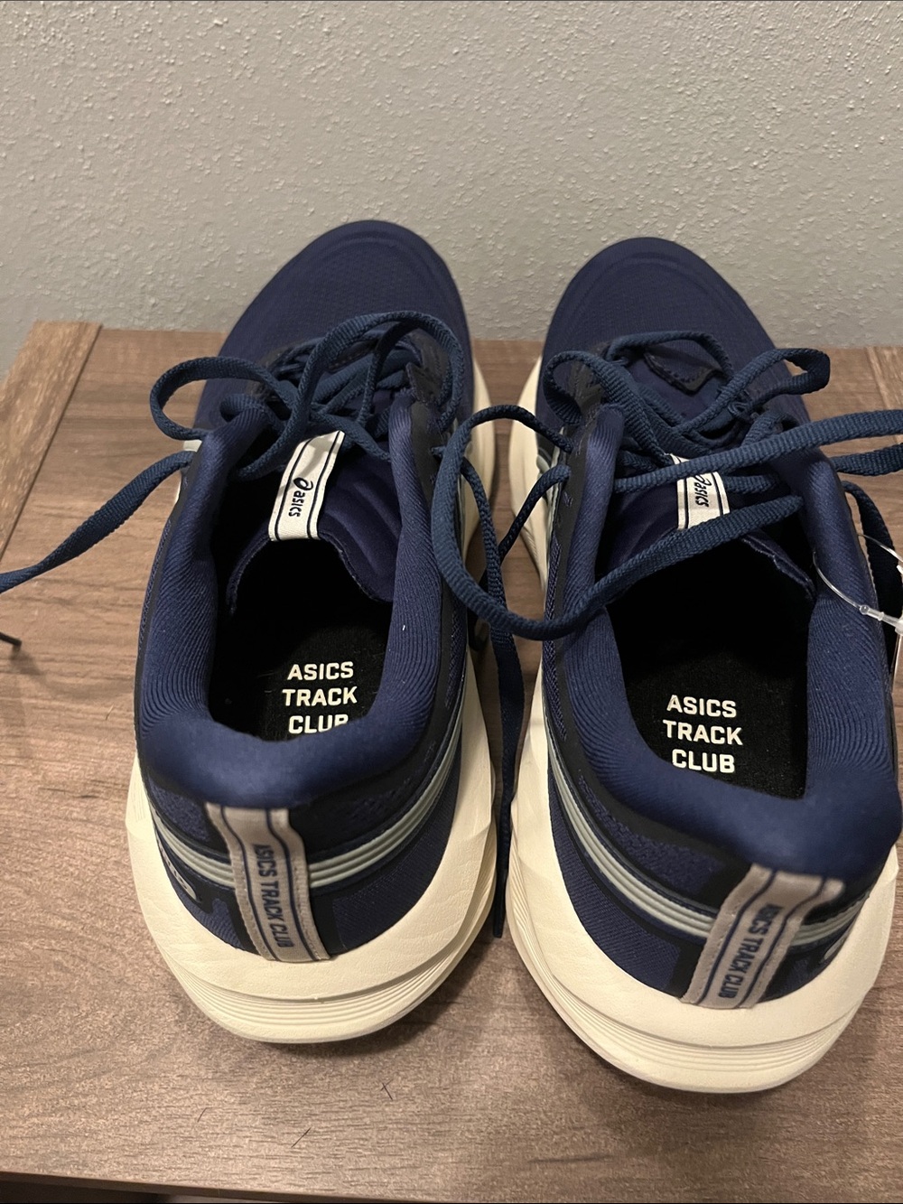 Asics Navy Novablast 5 Men's Athletic Running Shoes - Picture 2 of 5